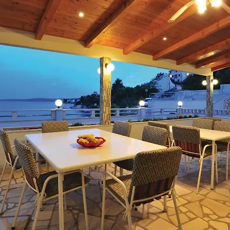 Eight-bedroom Okrug Gornji With Sea View 05 別荘