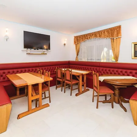 Eight-bedroom Okrug Gornji With Sea View 05 Дом отдыха *