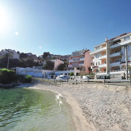 Eight-bedroom Okrug Gornji With Sea View 05 *