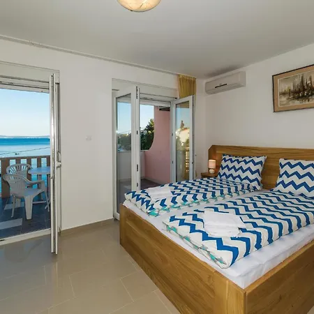 Eight-bedroom Okrug Gornji With Sea View 05 *