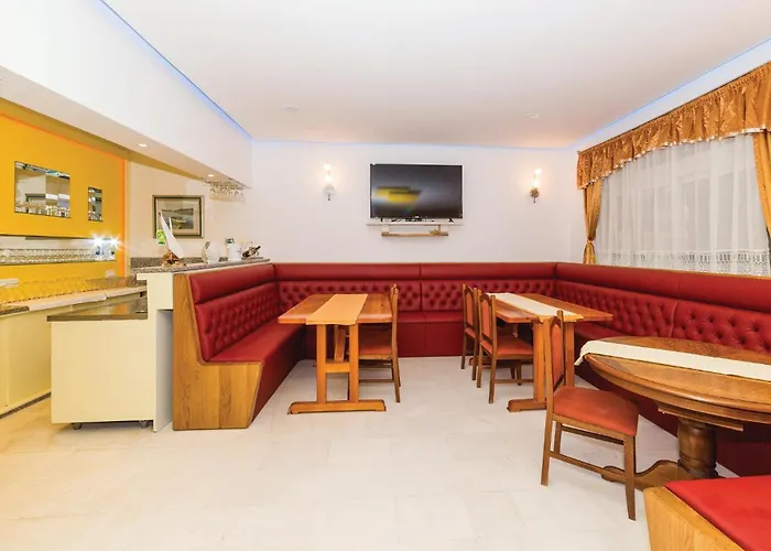 Eight-bedroom Okrug Gornji With Sea View 05 *