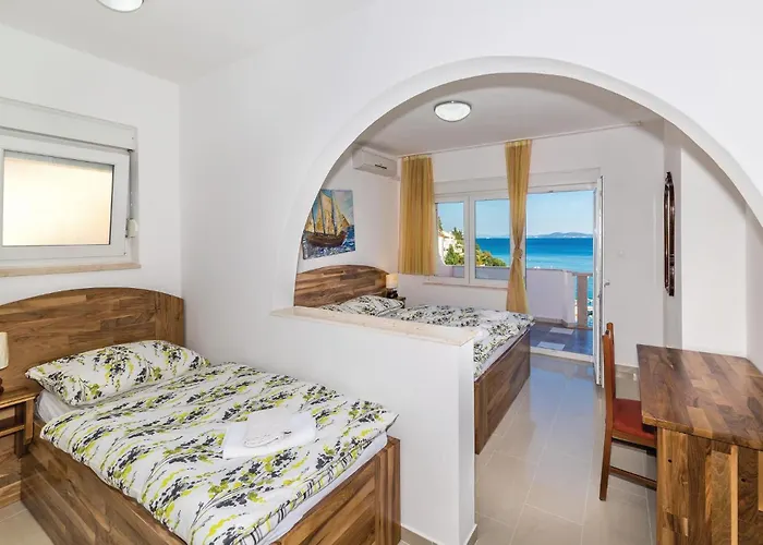 Eight-bedroom Okrug Gornji With Sea View 05