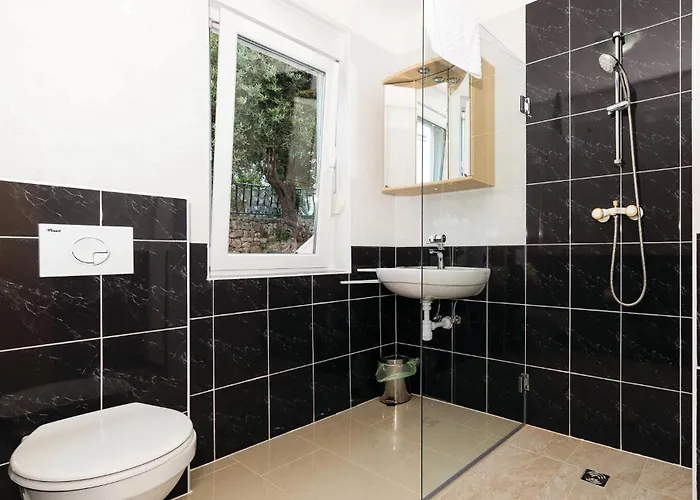 Eight-bedroom Okrug Gornji With Sea View 05 Prázdninový dům Trogir