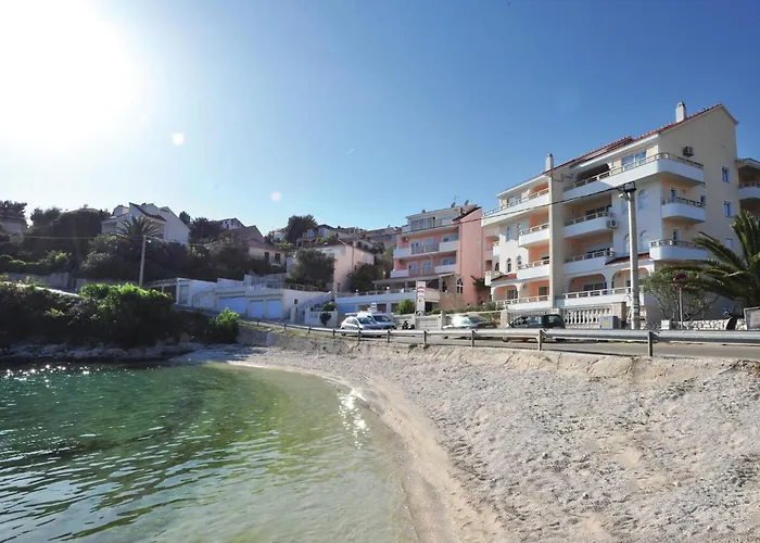 Eight-bedroom Okrug Gornji With Sea View 05 *