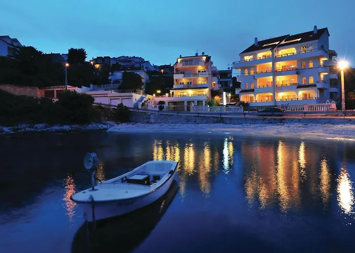 Eight-bedroom Okrug Gornji With Sea View 05 Trogir