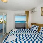Casa vacanze Eight-bedroom Okrug Gornji With Sea View 05