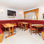 Eight-bedroom Okrug Gornji With Sea View 05 Casa vacanze *