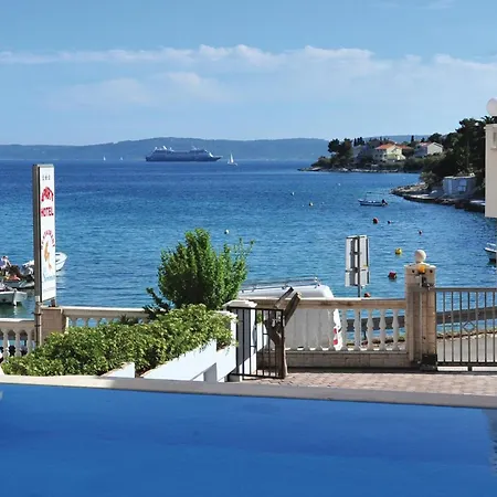 8 Bedroom Lovely Home In Okrug Gornji * Trogir