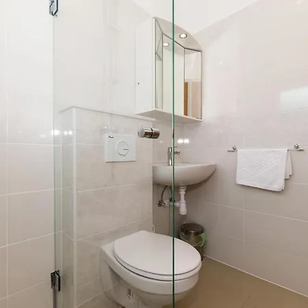 Eight-bedroom Okrug Gornji With Sea View 05 Prázdninový dům *
