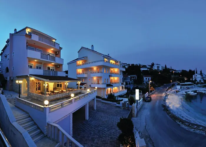 Eight-bedroom Okrug Gornji With Sea View 05 *