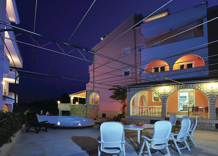 Eight-bedroom Okrug Gornji With Sea View 05 Trogir