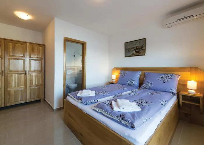 Eight-bedroom Okrug Gornji With Sea View 05 *
