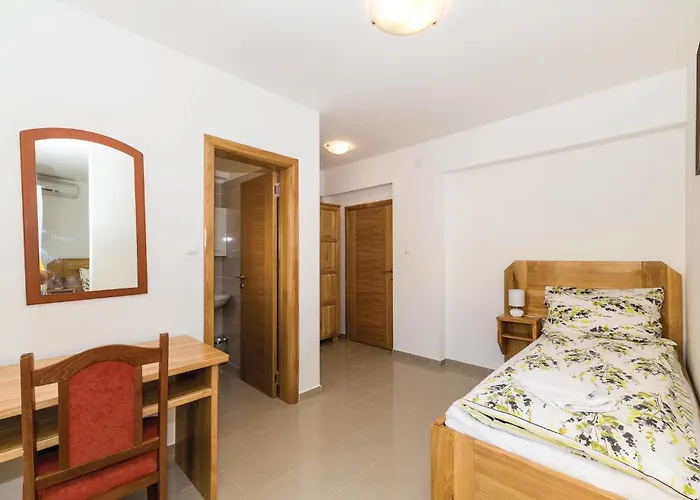 Eight-bedroom Okrug Gornji With Sea View 05 Trogir