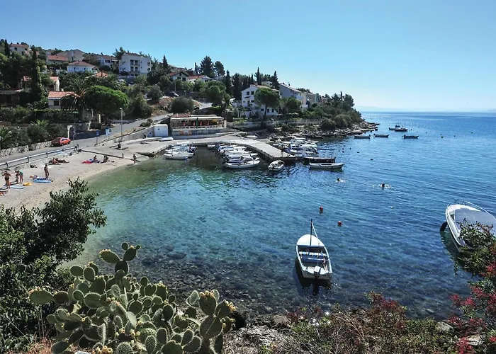 Eight-bedroom Okrug Gornji With Sea View 05 *
