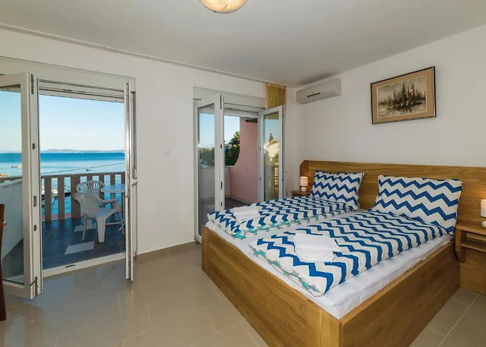 Eight-bedroom Okrug Gornji With Sea View 05 *