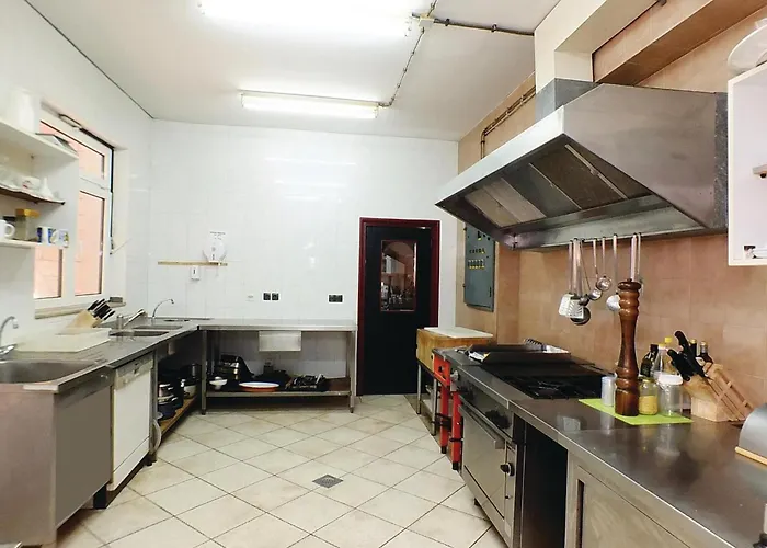 بيت للعطل Eight-bedroom Okrug Gornji With Sea View 05 *
