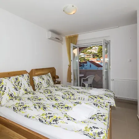 Eight-bedroom Okrug Gornji With Sea View 05 Σπίτι διακοπών Τρογκίρ