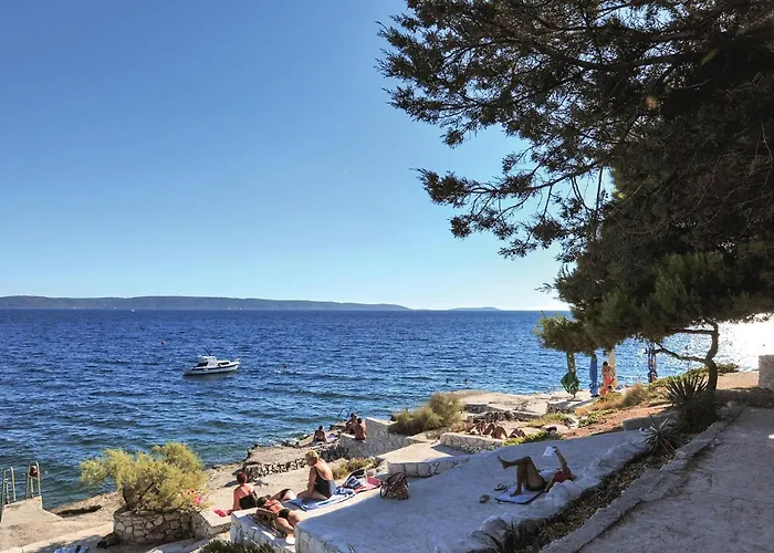 Eight-bedroom Okrug Gornji With Sea View 05 * Трогир